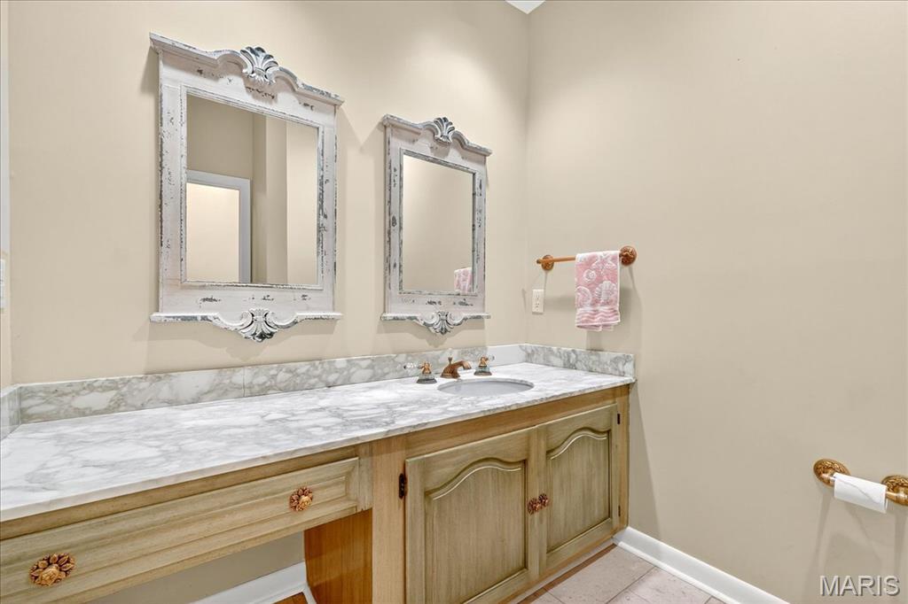 72 Meadowbrook Country Club