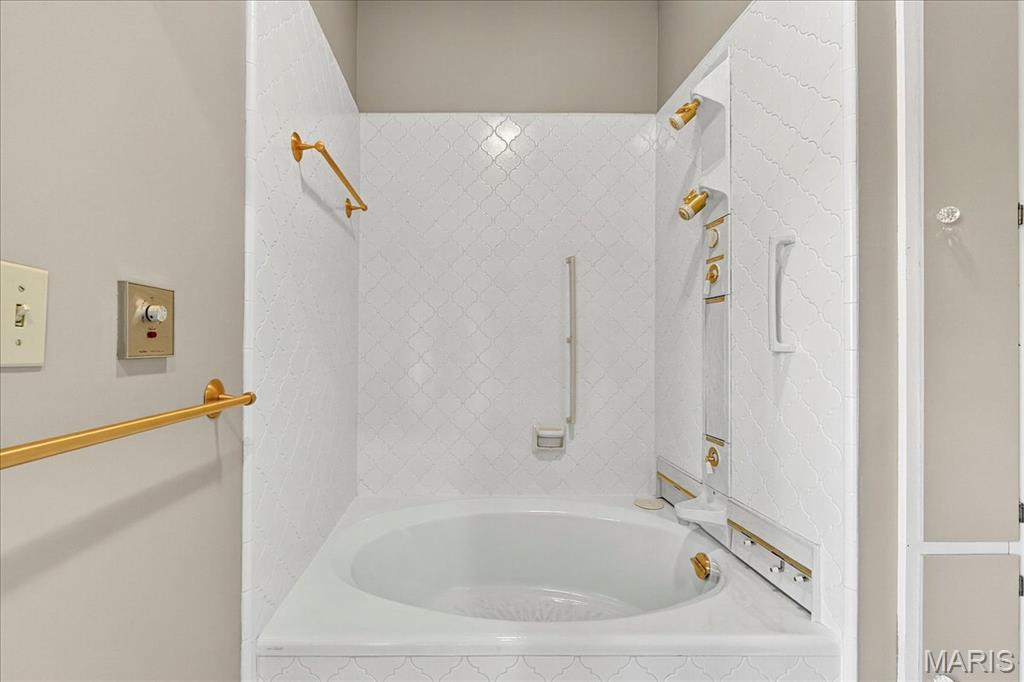 72 Meadowbrook Country Club