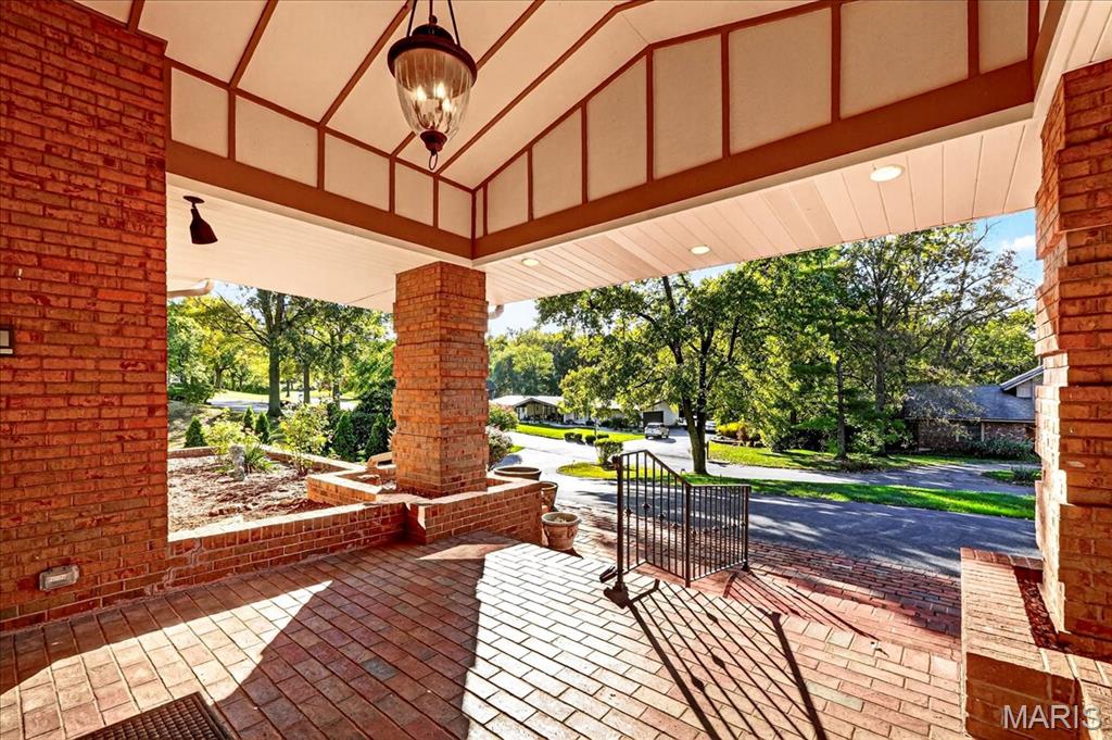 72 Meadowbrook Country Club