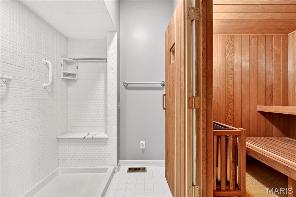 72 Meadowbrook Country Club