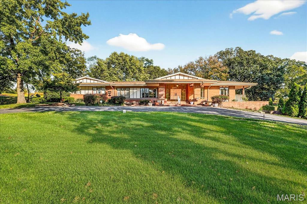 72 Meadowbrook Country Club