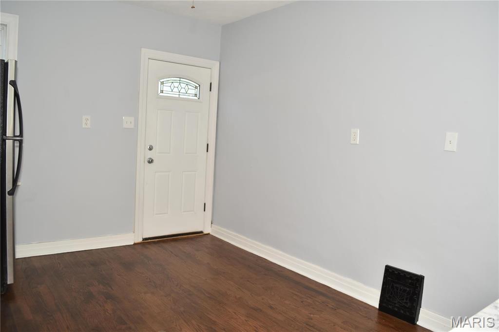 4521 Tholozan Avenue