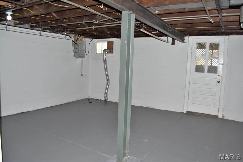 4521 Tholozan Avenue