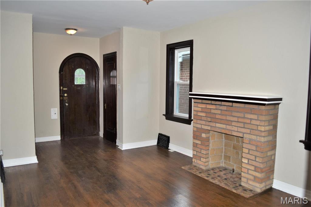 4521 Tholozan Avenue