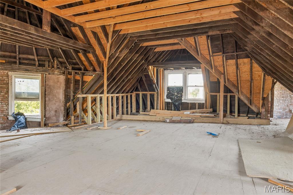 2012 Saint Louis Avenue