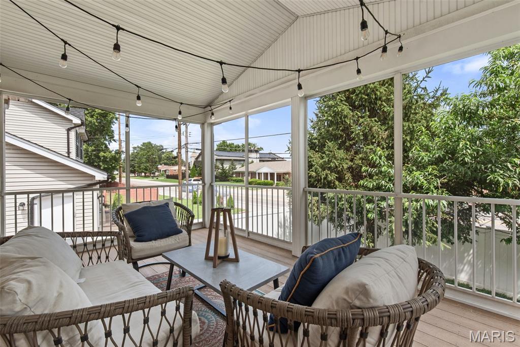 605 De Merville Avenue