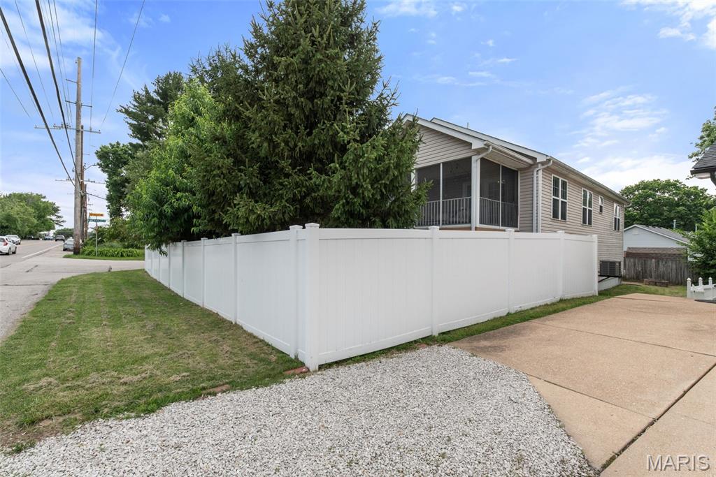 605 De Merville Avenue