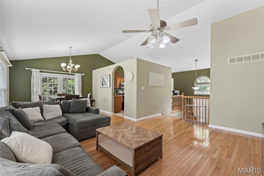 605 De Merville Avenue