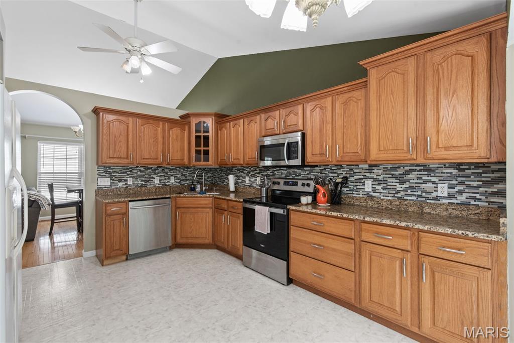 605 De Merville Avenue