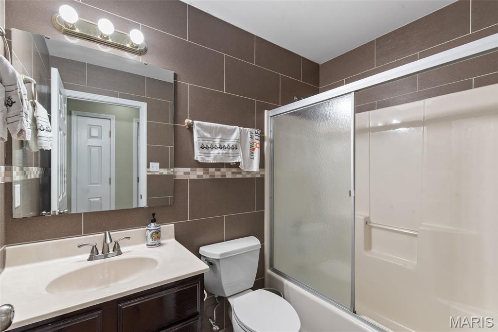 605 De Merville Avenue