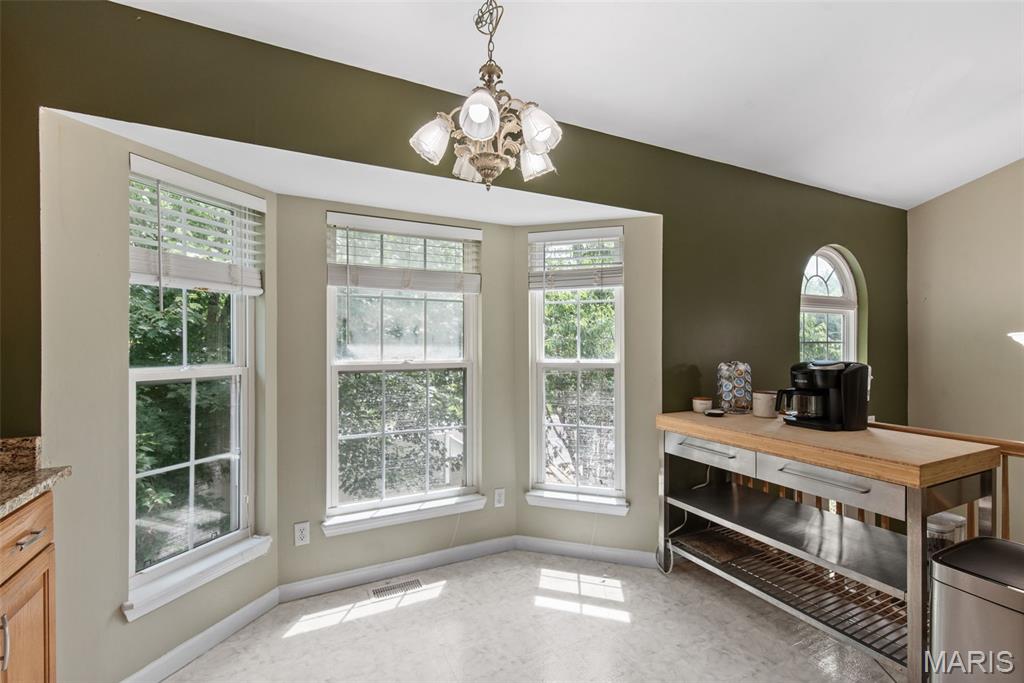 605 De Merville Avenue