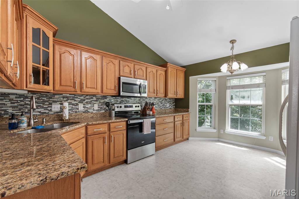 605 De Merville Avenue