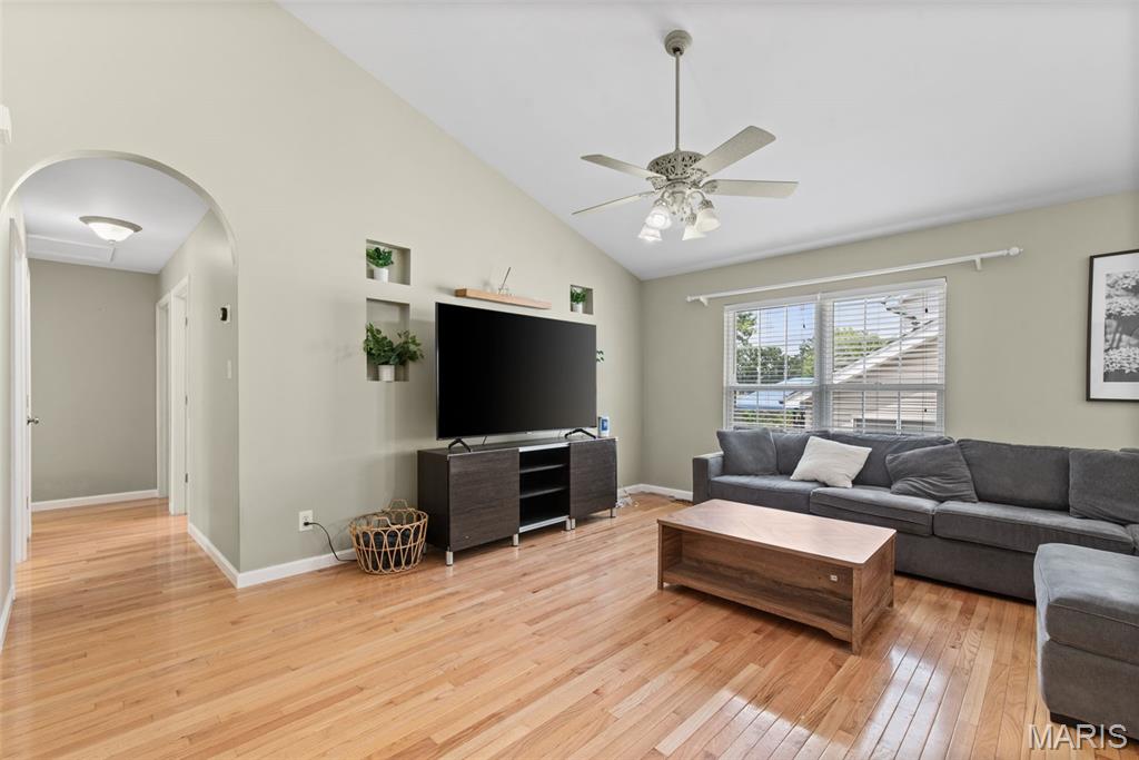 605 De Merville Avenue