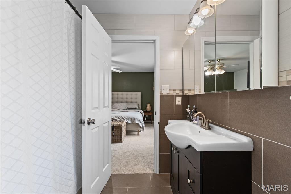 605 De Merville Avenue