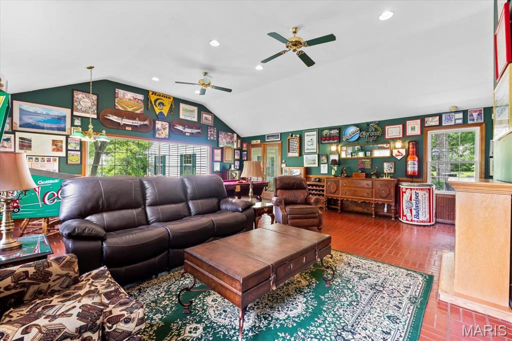 1843 Manor Hill Road