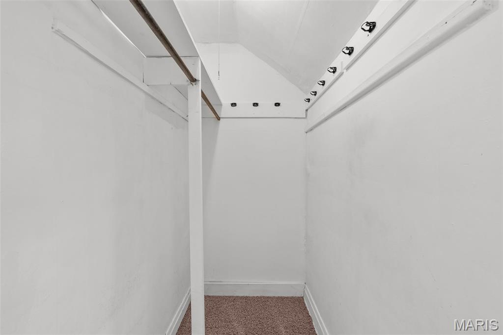 7052 Tholozan Avenue