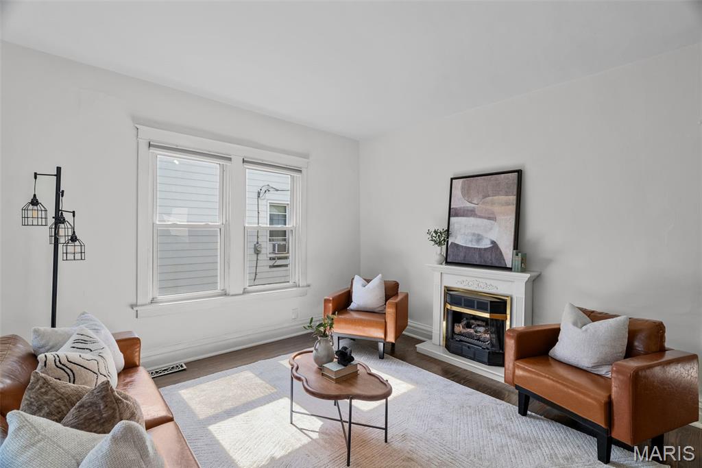 7052 Tholozan Avenue