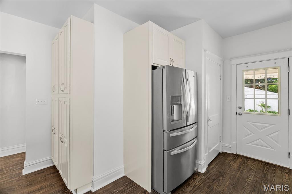 7052 Tholozan Avenue