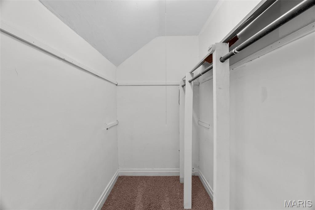 7052 Tholozan Avenue