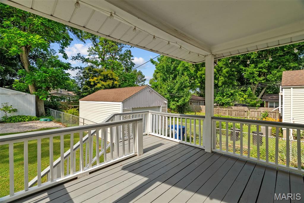 7052 Tholozan Avenue