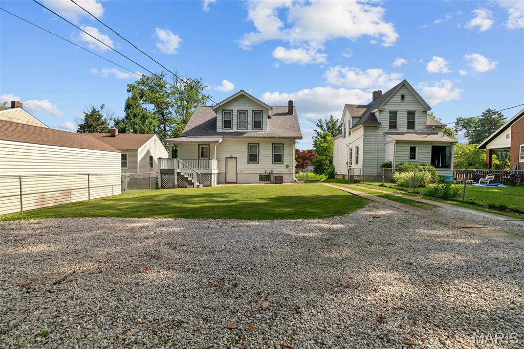 7052 Tholozan Avenue