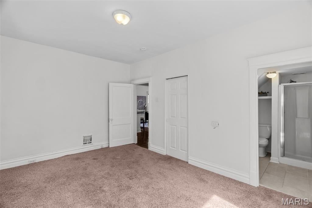 7052 Tholozan Avenue