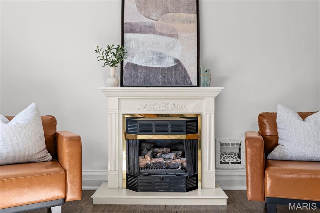 7052 Tholozan Avenue