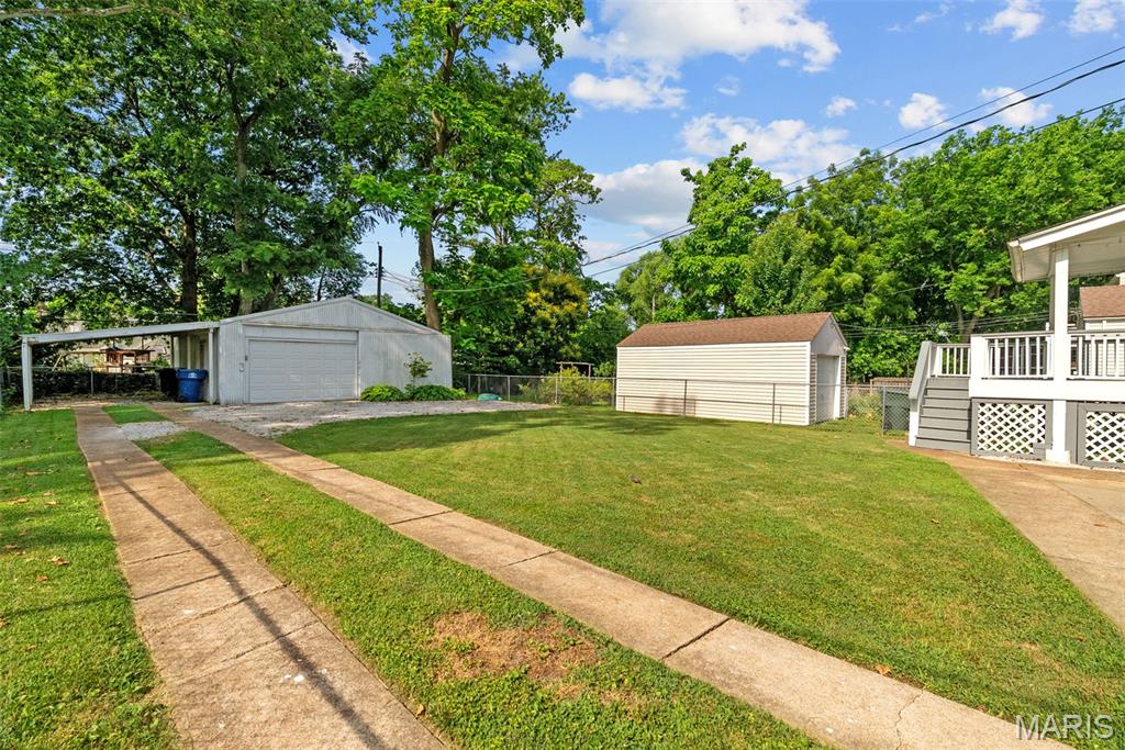 7052 Tholozan Avenue