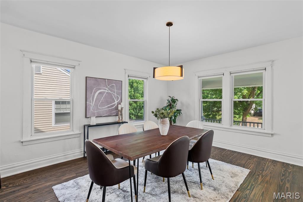 7052 Tholozan Avenue