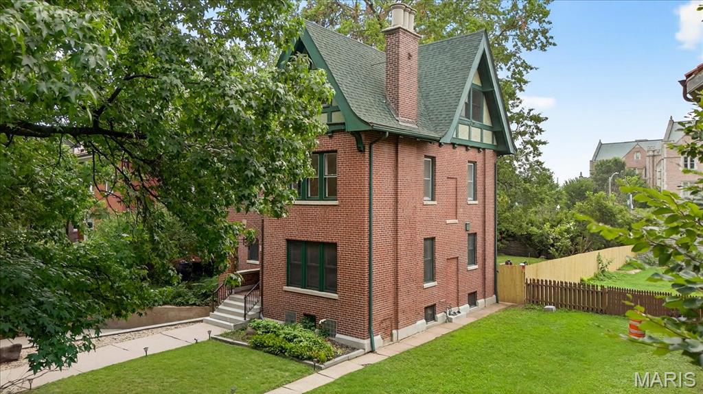 6214 Pershing Avenue