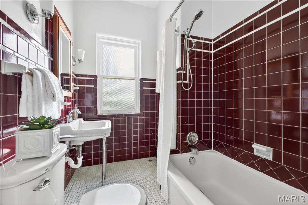 6214 Pershing Avenue