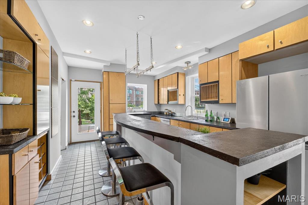 6214 Pershing Avenue