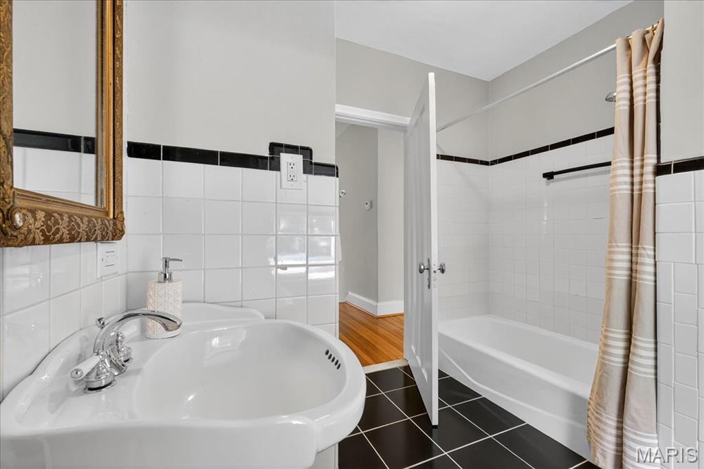 6214 Pershing Avenue