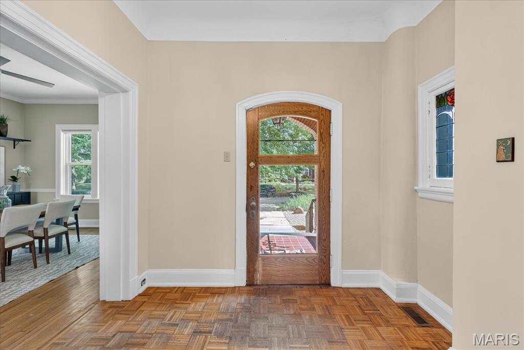 6214 Pershing Avenue