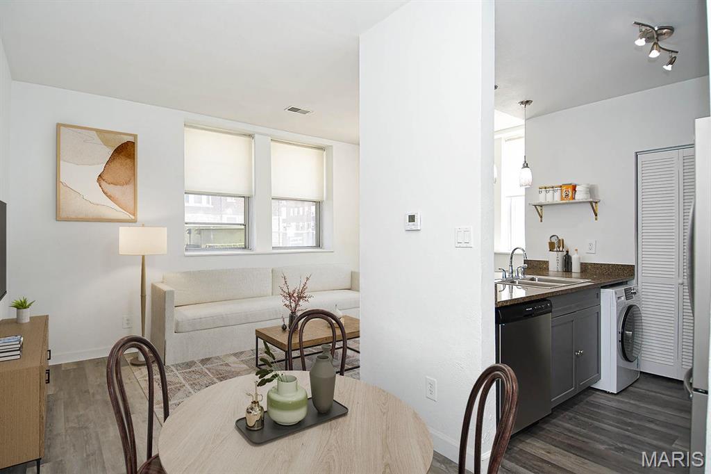 5330 Pershing Avenue Unit: 106