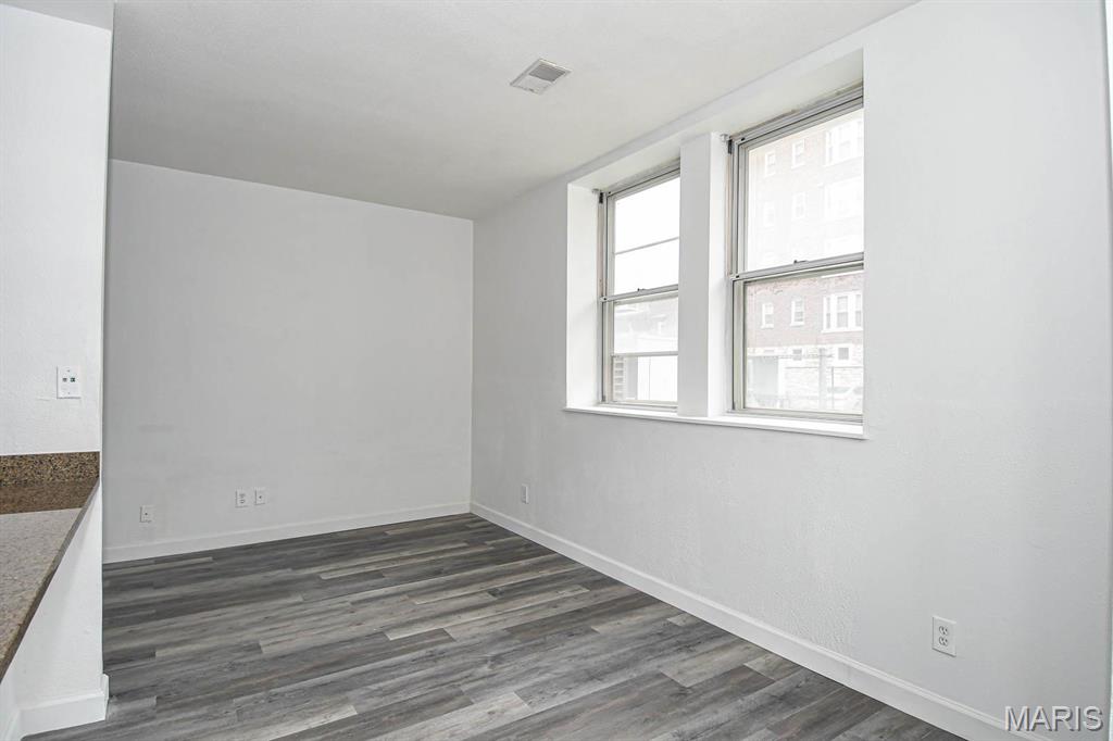 5330 Pershing Avenue Unit: 106