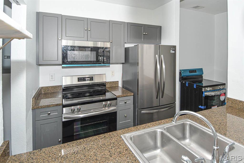 5330 Pershing Avenue Unit: 106