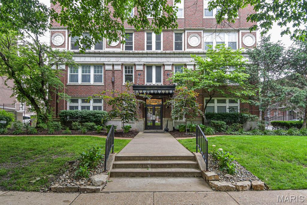 5330 Pershing Avenue Unit: 106