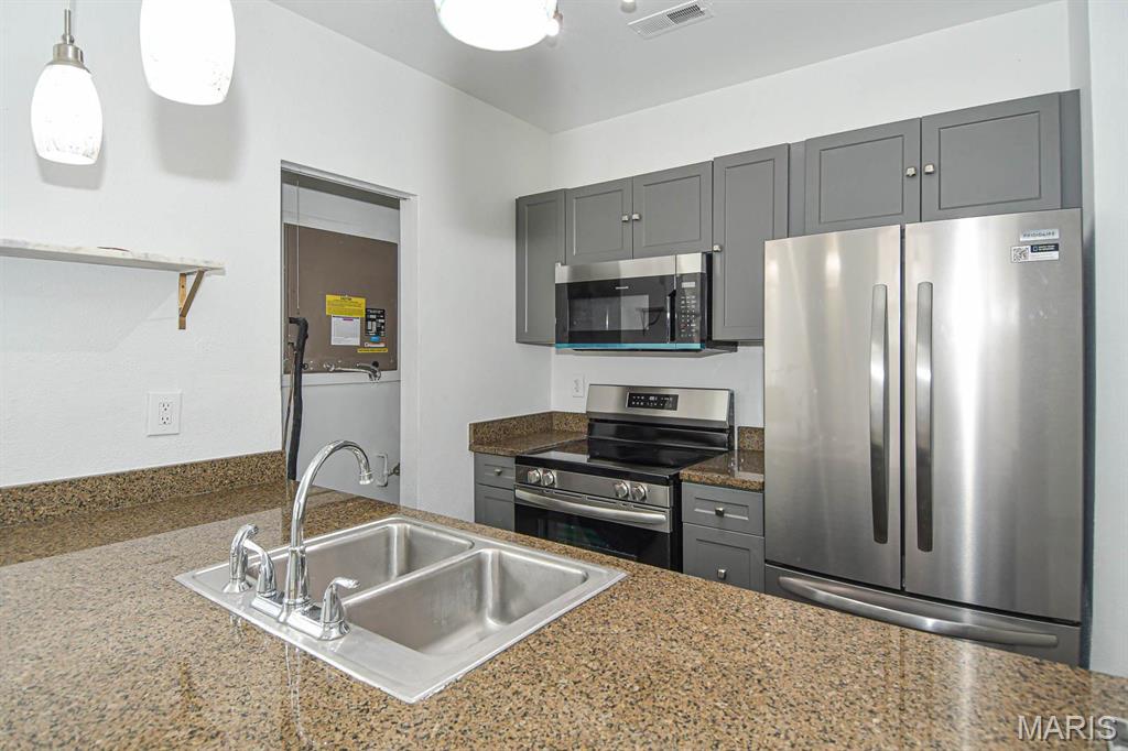 5330 Pershing Avenue Unit: 106