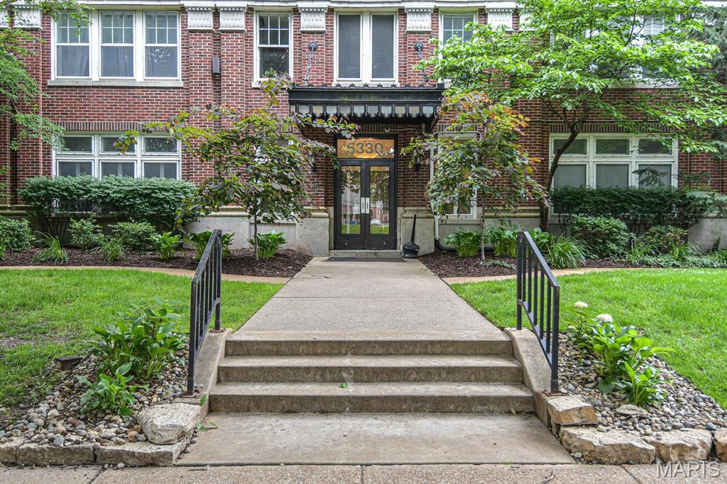 5330 Pershing Avenue Unit: 106