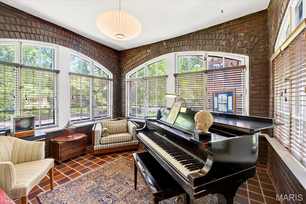 6252 Westminster Place