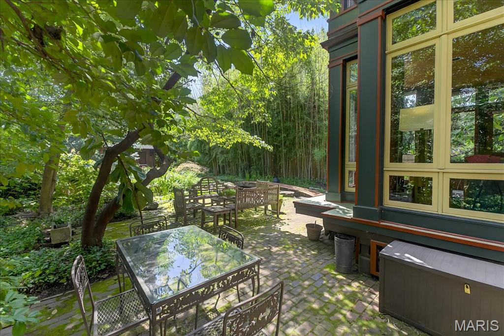 6252 Westminster Place