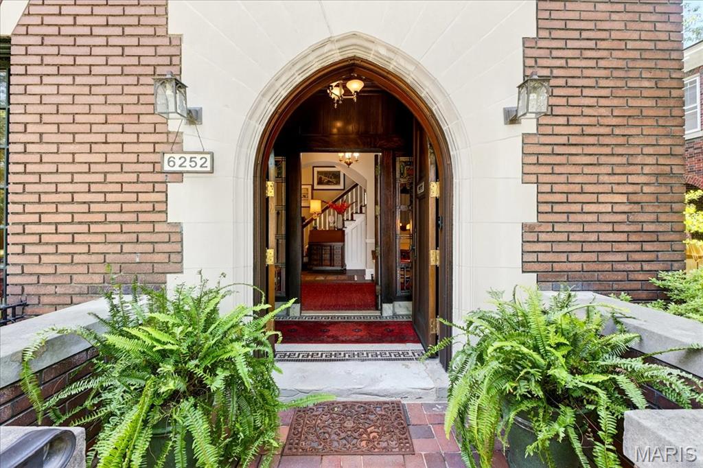 6252 Westminster Place
