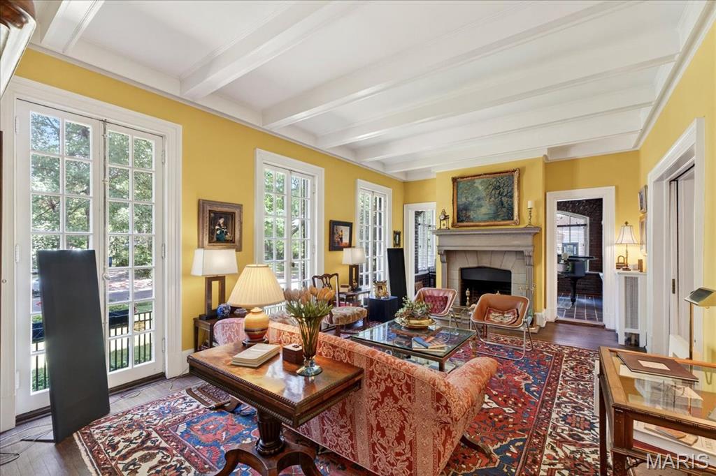 6252 Westminster Place