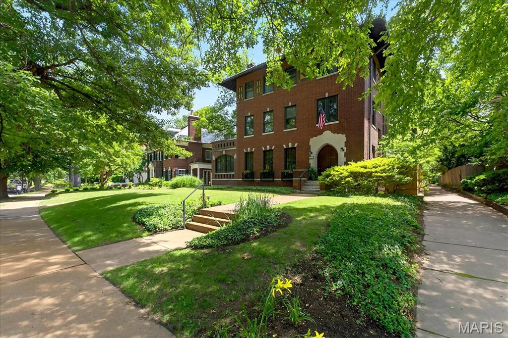 6252 Westminster Place