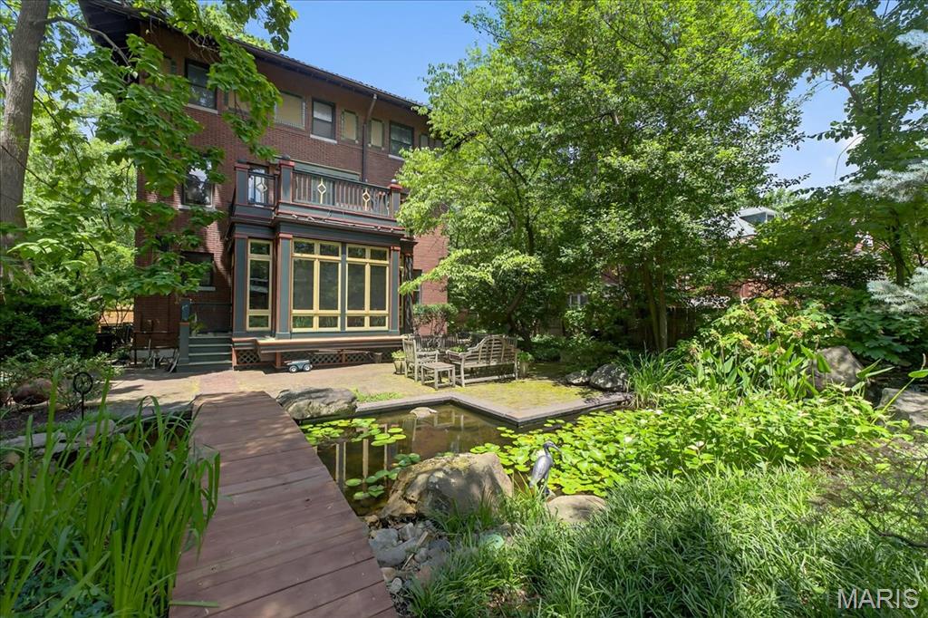 6252 Westminster Place