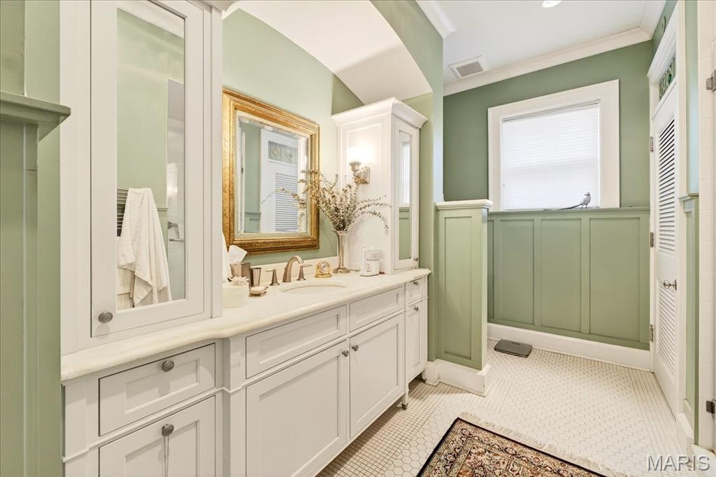 6252 Westminster Place