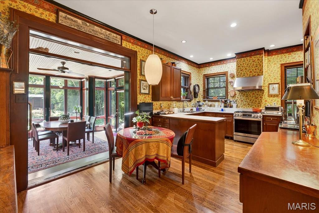 6252 Westminster Place