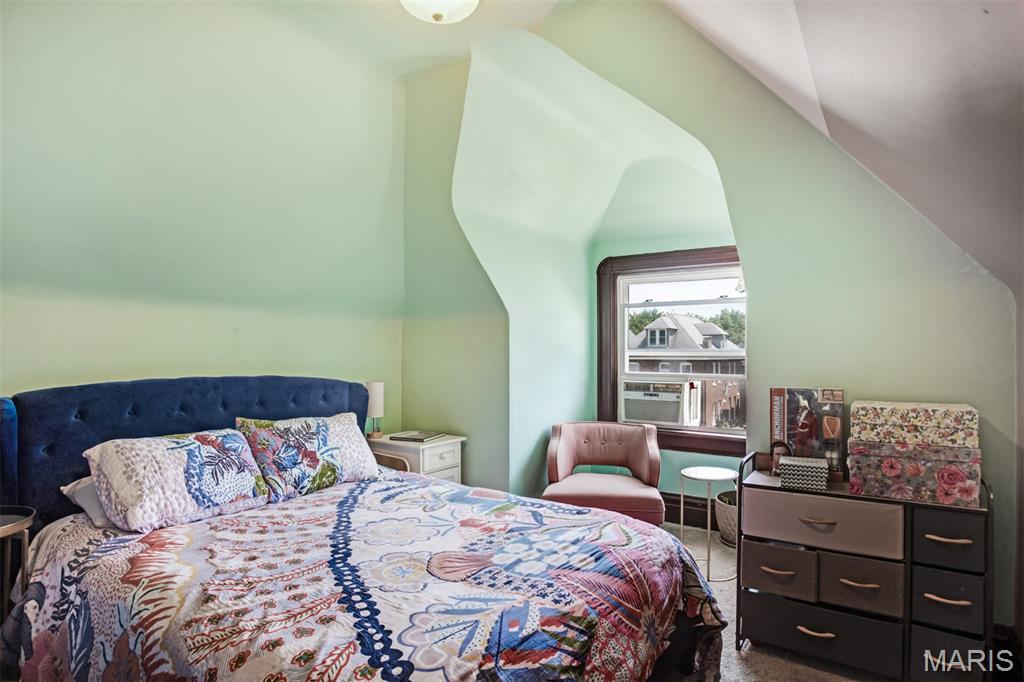 3880 Hartford Street