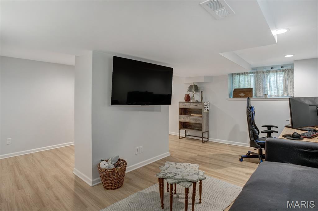 3880 Hartford Street